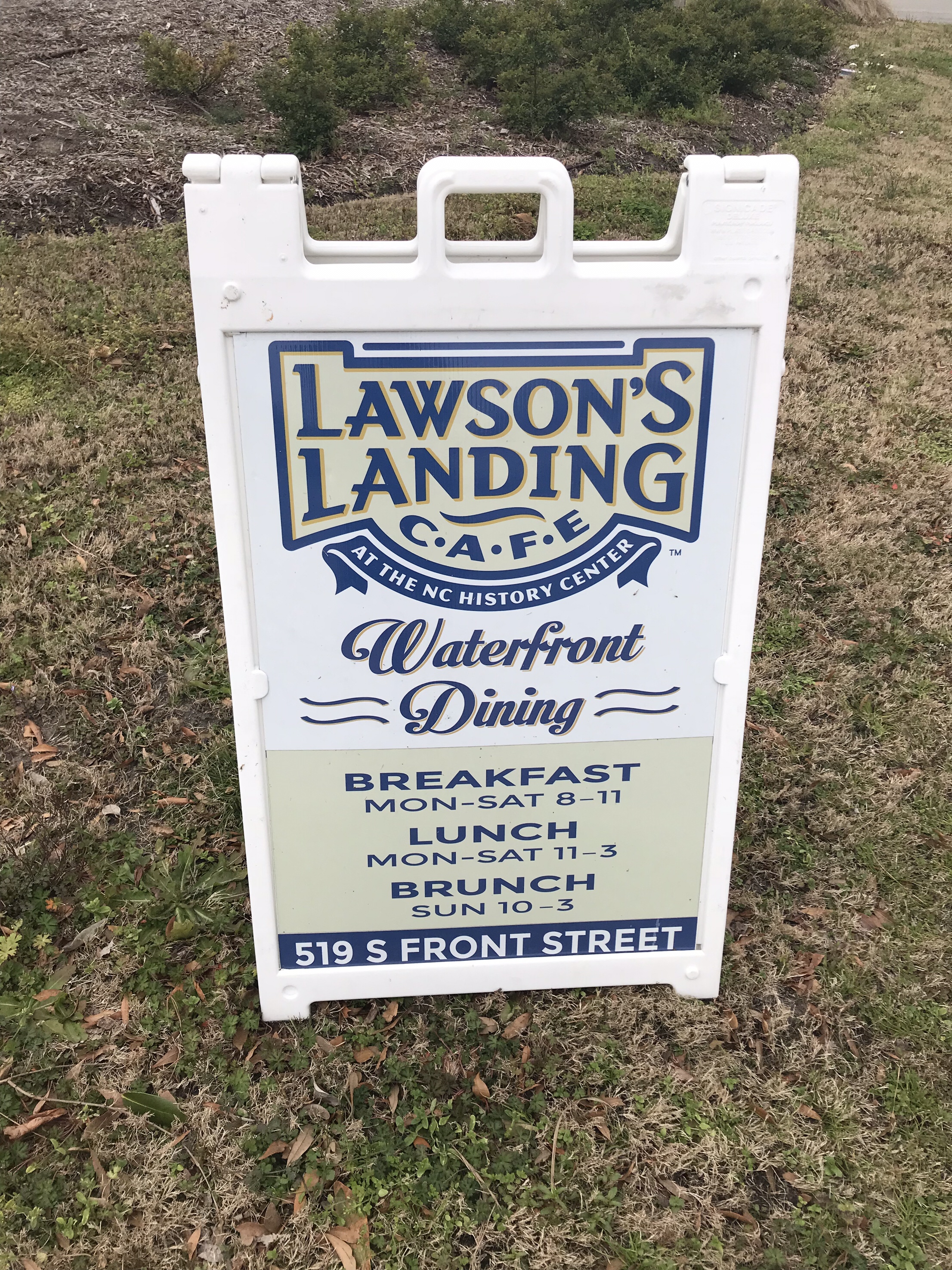 The Best Things to Do in New Bern NC featured by top NC travel blog, Food Diary of a City Girl: Lawsons Landing Riverwalk Cafe