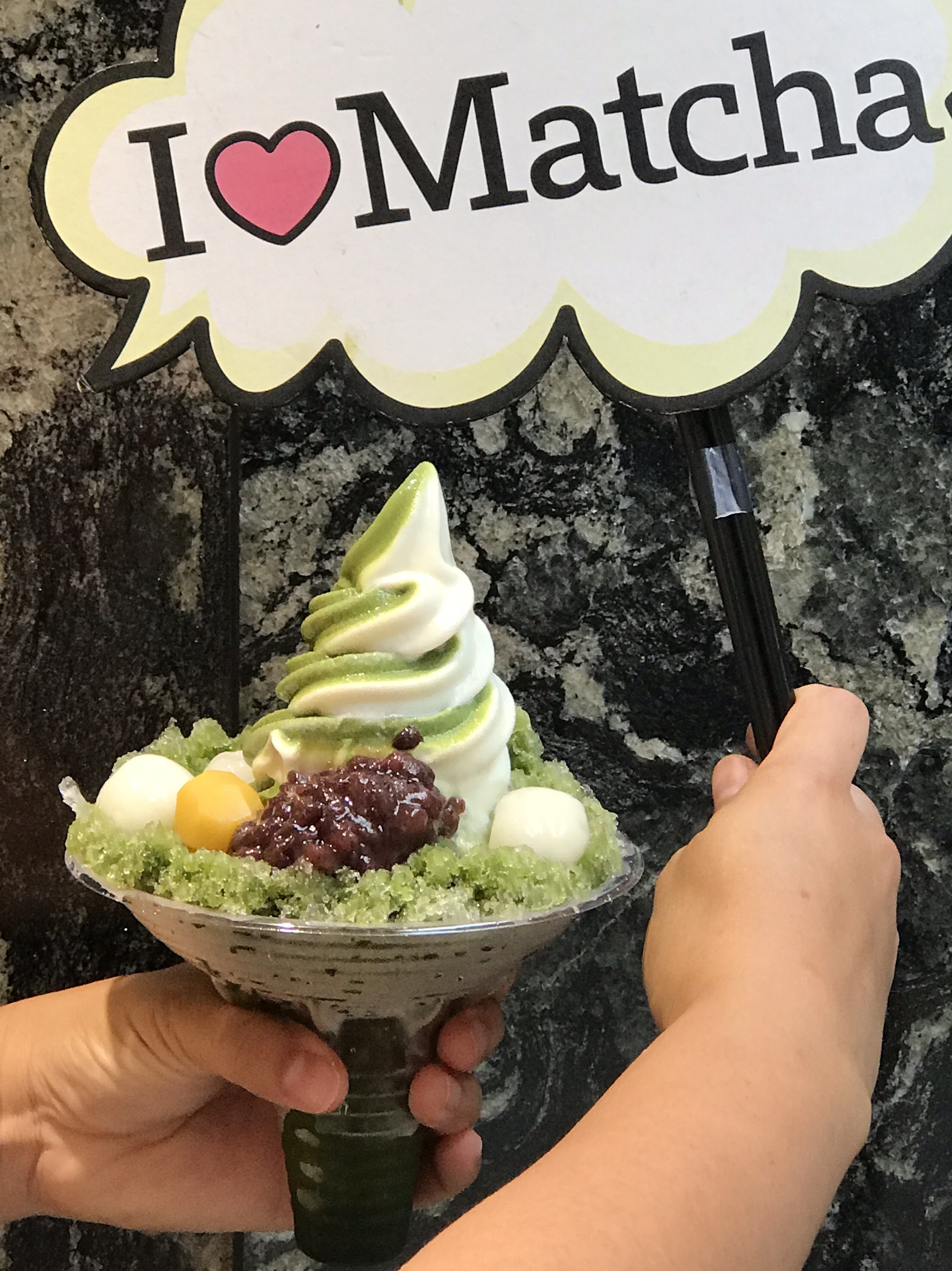 Top 6 Best Shaved Ice in Honolulu featured by top US travel and foodie blog, Food Diary of a City Girl: Matcha Stand Maiko