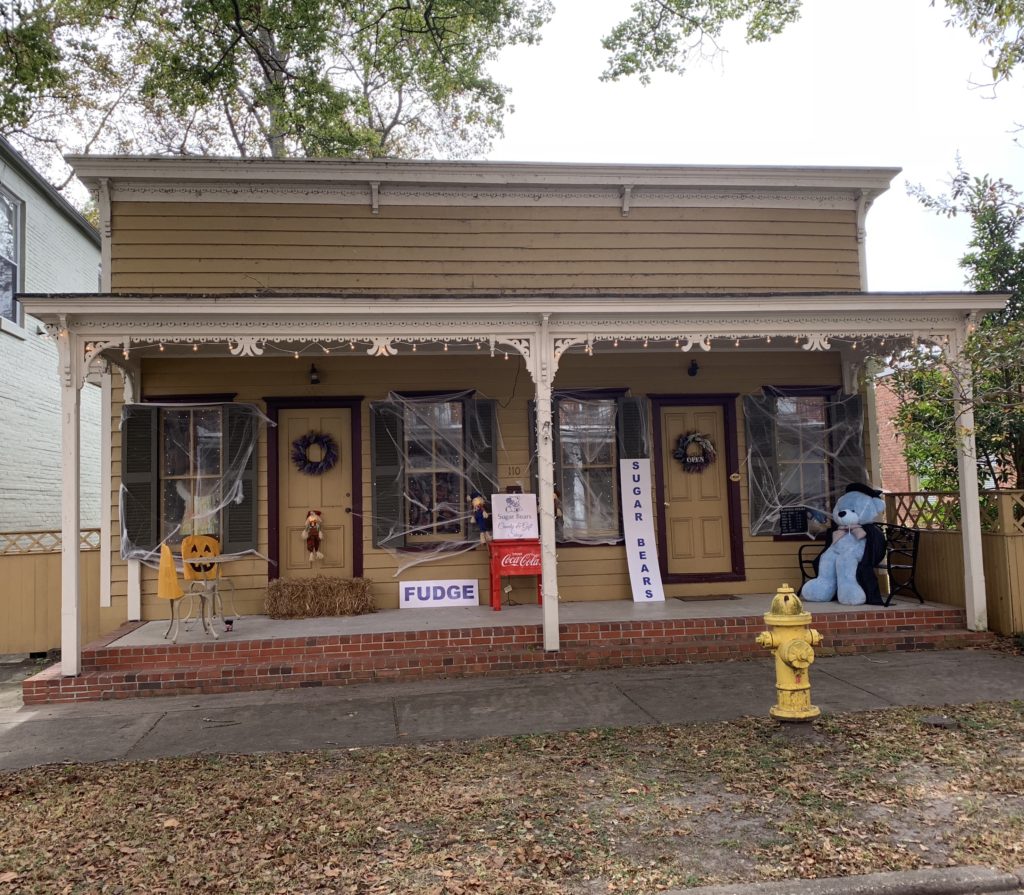 The best things to do in Edenton NC, featured by top NC travel blog, Food Diary of a City Girl: Sugar Bears Candy & Gift Shop