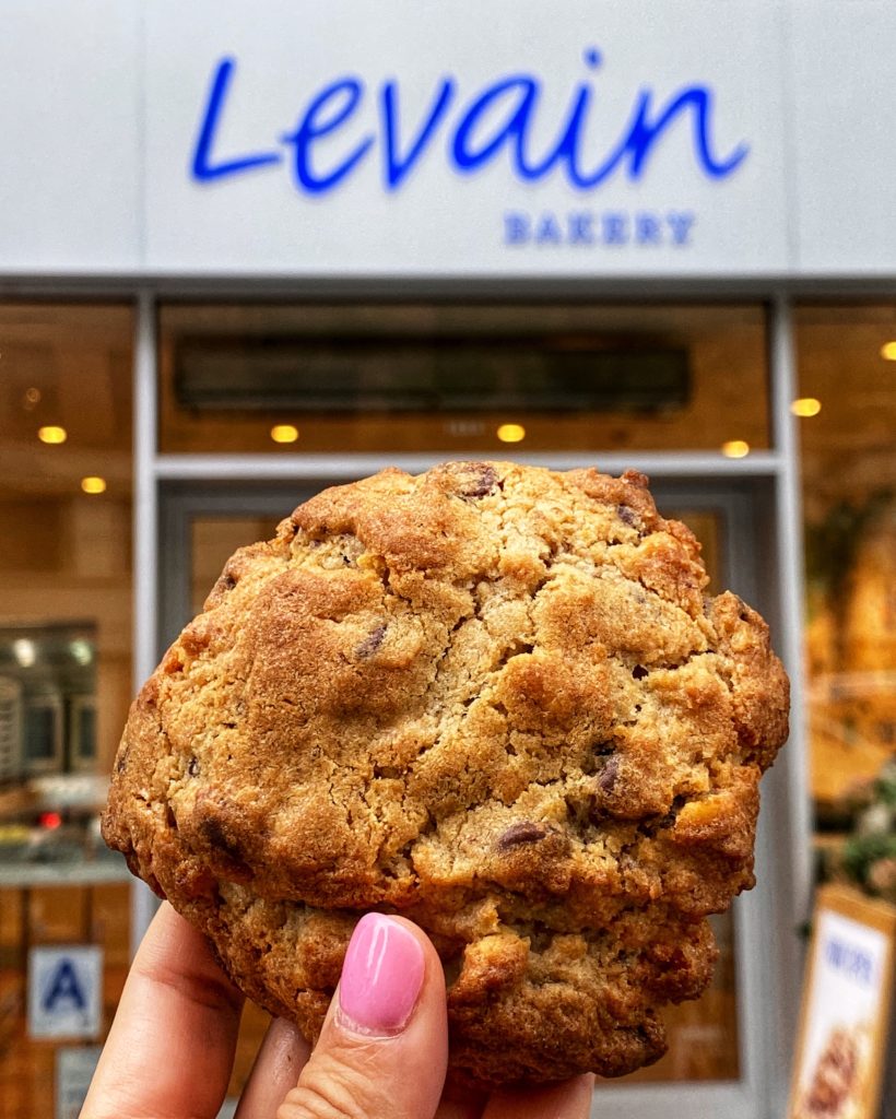 TOP 10 PLACES YOU MUST EAT IN NYC ON YOUR NEXT GIRLS TRIP featured by top US food blog, Food Diary of a City Girl: Levain Bakery