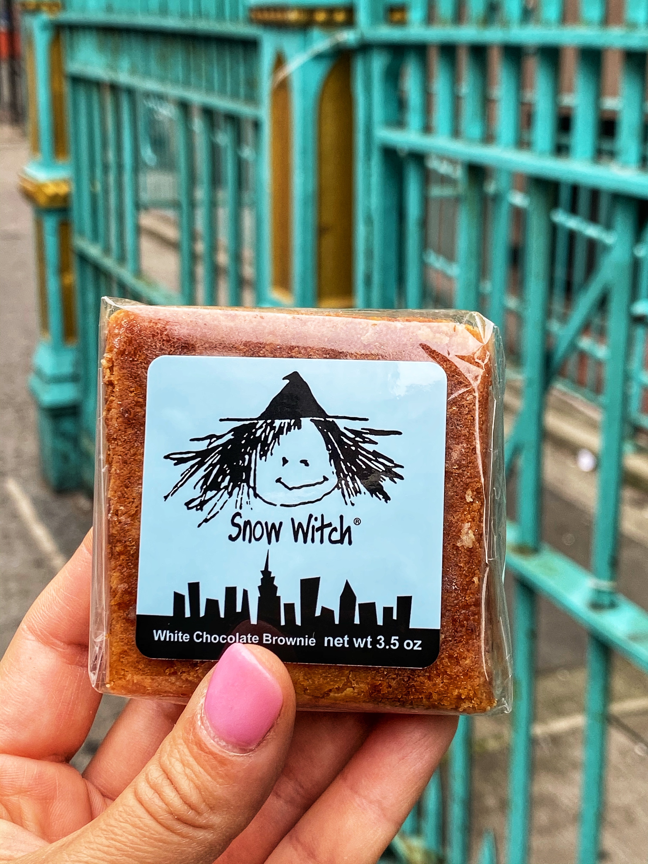 TOP 10 PLACES YOU MUST EAT IN NYC ON YOUR NEXT GIRLS TRIP featured by top US food blog, Food Diary of a City Girl: Fat Witch Bakery