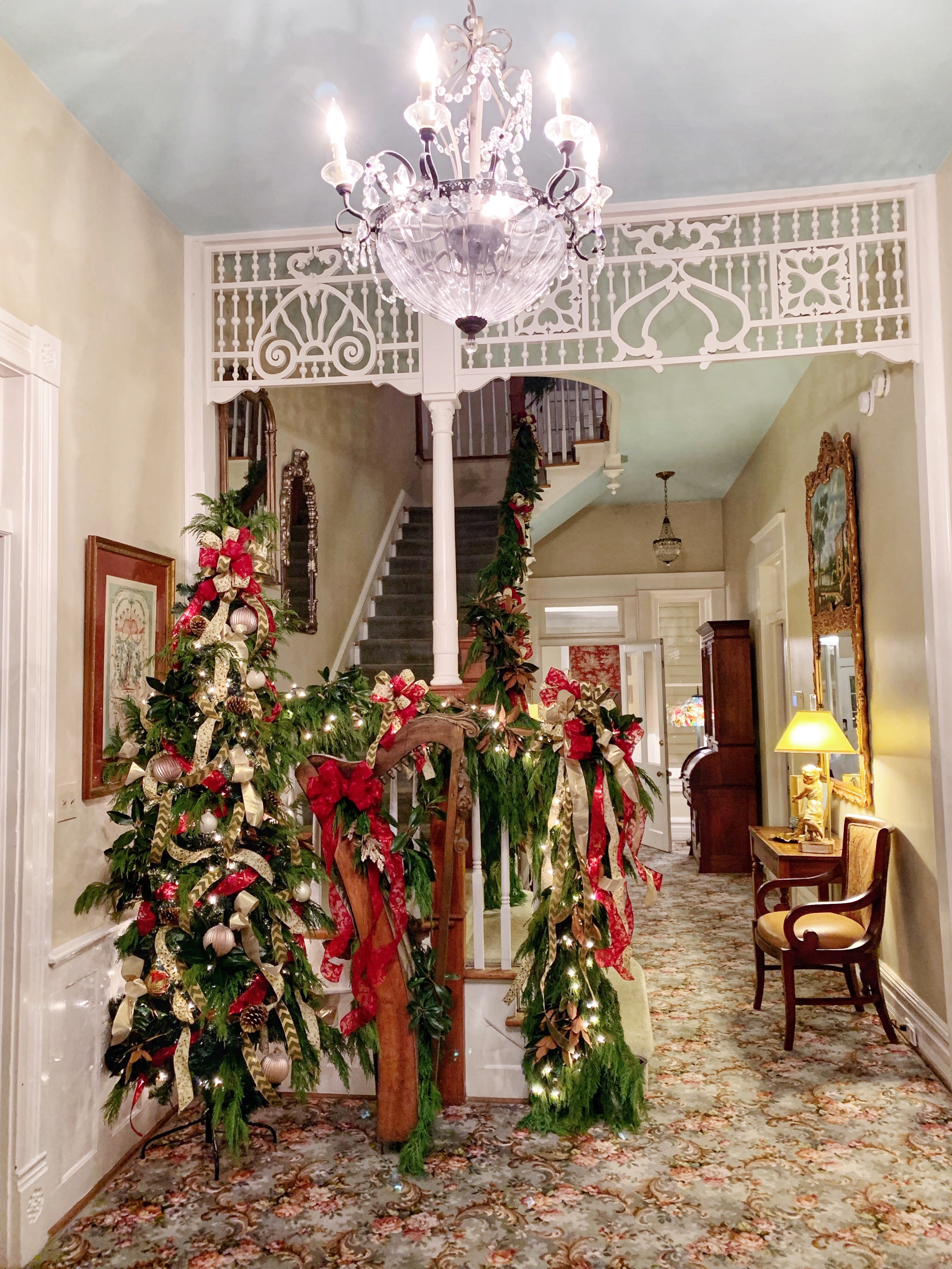 Best Things to Do in Edenton NC at Christmas featured by top North Carolina blog, Food Diary of a City Girl: Inner Banks Inn