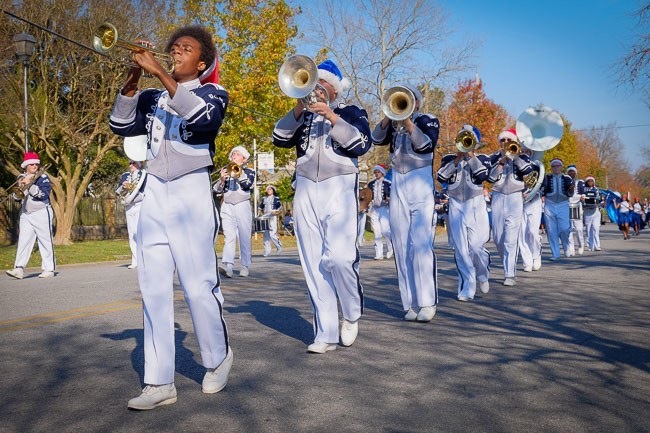 Best Things to Do in Edenton NC at Christmas featured by top North Carolina blog, Food Diary of a City Girl: Edonton Chowan Christmas Parade